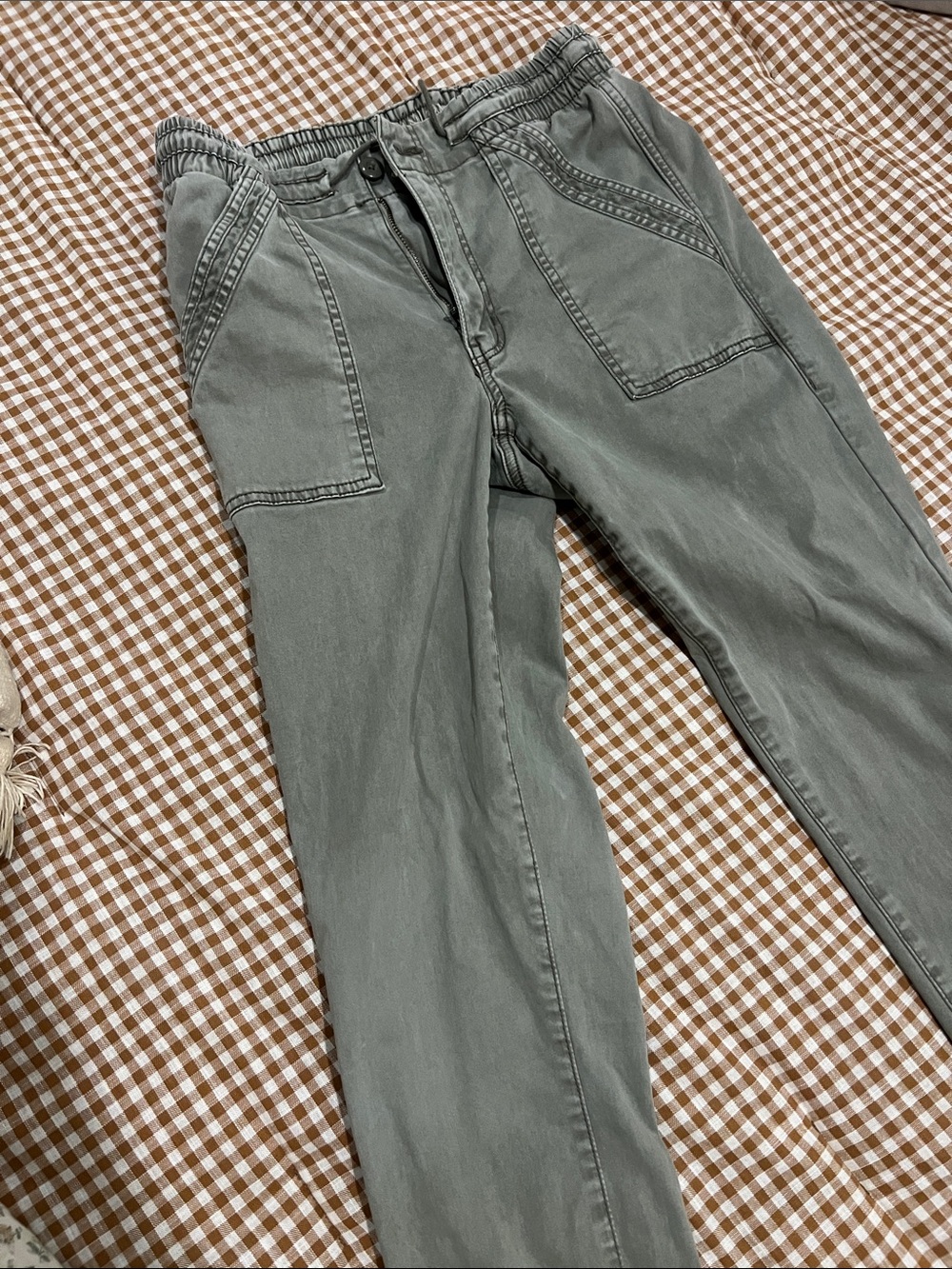 AE Olive Green Casual joggers size 8
